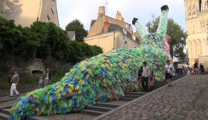 Les Accroche-cœurs 2017 : Appel à candidature « Adopte un(e) artiste » jusqu’au 2 juin