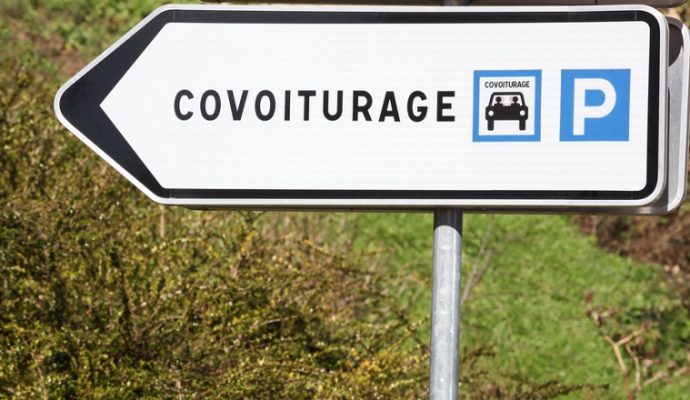 Un parking de covoiturage près de l’autoroute A11