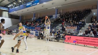 Basket : l’Etoile Angers Basket retrouve le chemin de la victoire