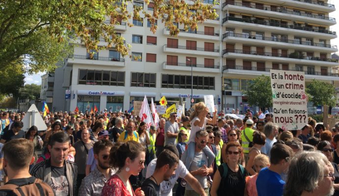 Climat et antifascisme mobilisent un millier de personnes à Angers