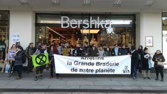 Black Friday : Extinction Rebellion se mobilise devant plusieurs enseignes à Angers