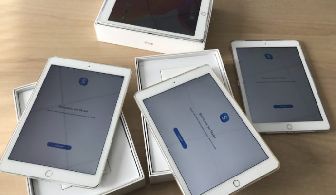 Confinement : le département continue de distribuer des tablettes numériques aux seniors