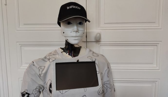 Confinement : un étudiant angevin utilise son robot pour faire ses courses