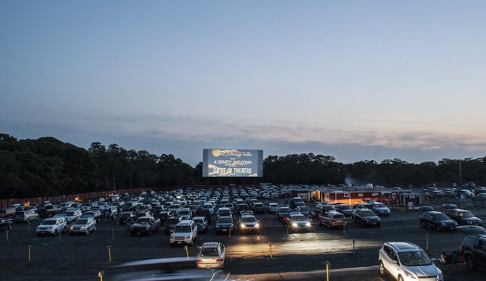 Un drive-in à l’hippodrome d’Angers fin août