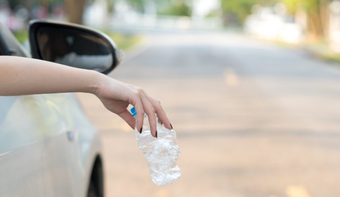 Trop de déchets encore jetés par la fenêtre des voitures : Vinci Autoroutes lance une campagne de sensibilisation