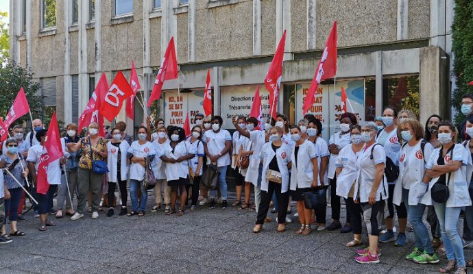 Des soignants ont manifesté au CHU pour réclamer plus de moyens