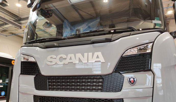 Hausse des effectifs et de la production chez Scania à Angers