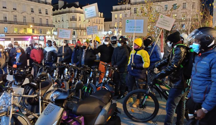 Uber Eats, Deliveroo, Just Eat : les livreurs manifestent à Angers