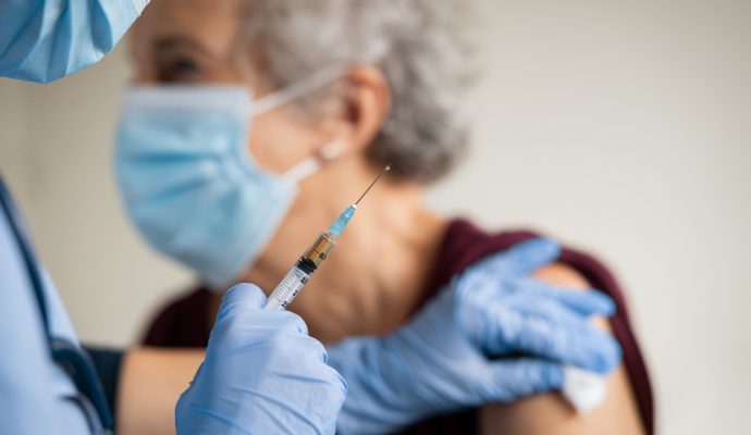 Le préfet « invite toutes les populations éligibles à se faire vacciner sans tarder »