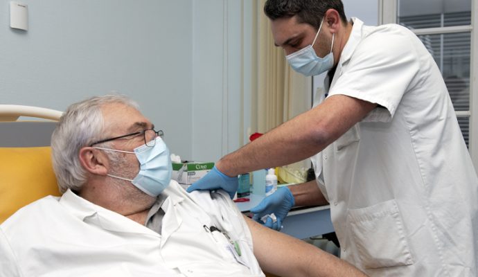 Premières vaccinations contre la Covid-19 à Angers