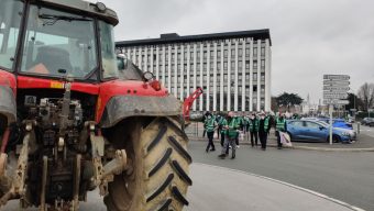 Tensions sur le prix du lait : Les syndicats agricoles appellent au blocage de l’usine Lactalis