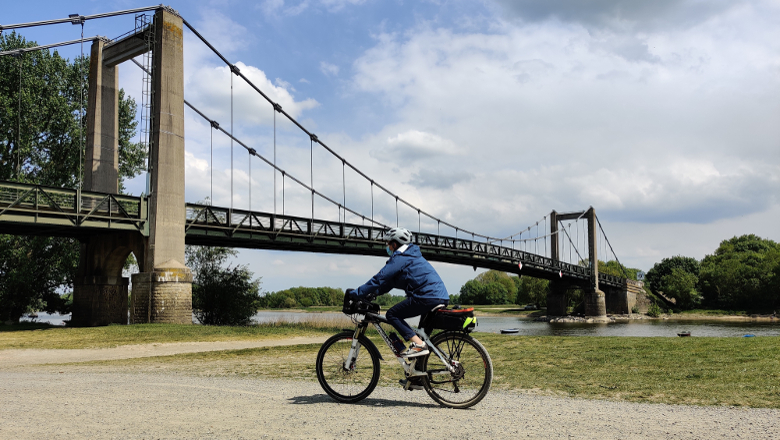 Pont de Bouchemaine vélo