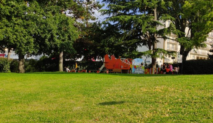 Une nouvelle aire de jeux pour les enfants du quartier Grand-Pigeon