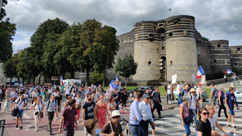 Manifestants château