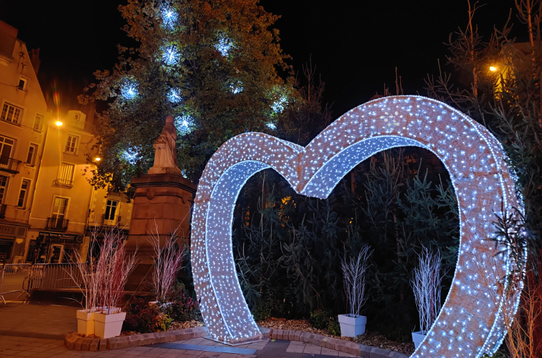 Décoration Noël 2021 place Sainte-Croix