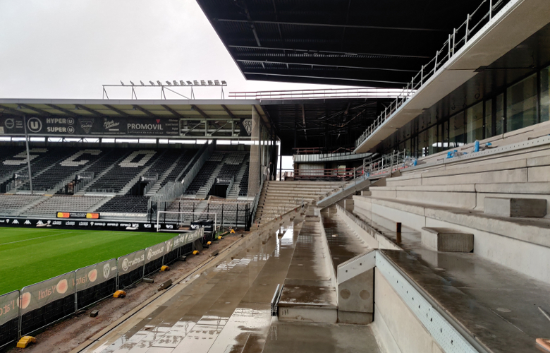 Tribune Saint-Léonard vue Coubertin