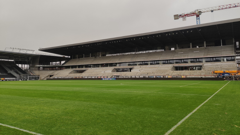 Tribune Saint-Léonard vue stade