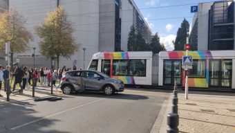 Les tramways à l’arrêt après un accident avec une voiture