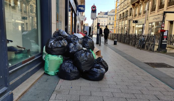 La collecte des déchets reprend dans l’agglomération angevine