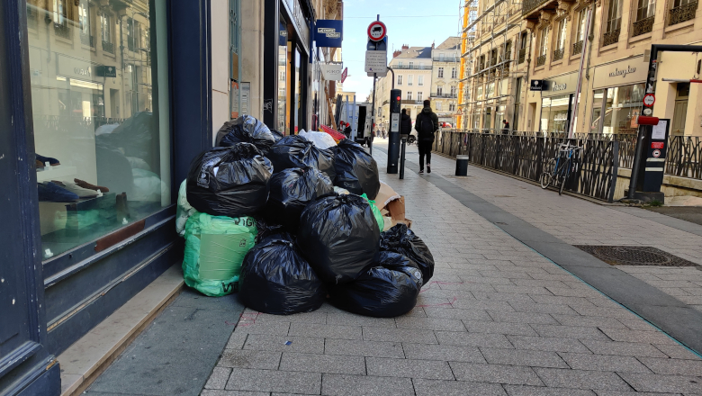 Poubelles rue Angers