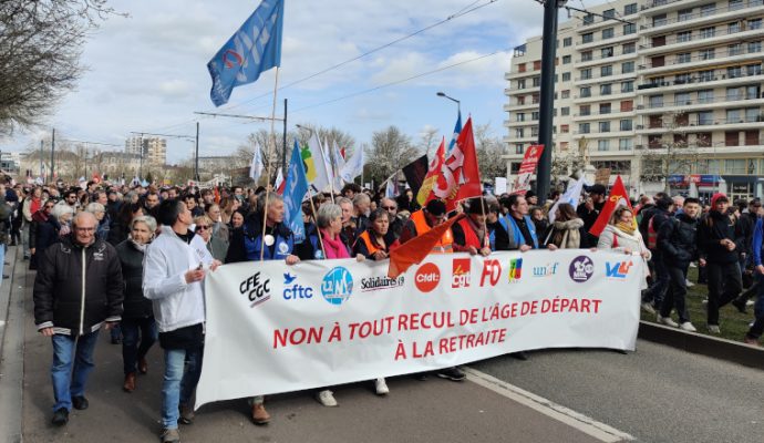 A Angers, les opposants à la réforme des retraites étaient très nombreux dans la rue