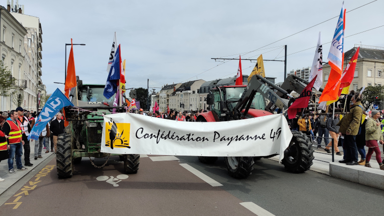 Tête de cortège agriculteurs - Manif retraites