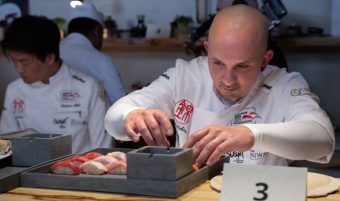 Le chef angevin Michaël Pankar devient champion d’Europe de sushi