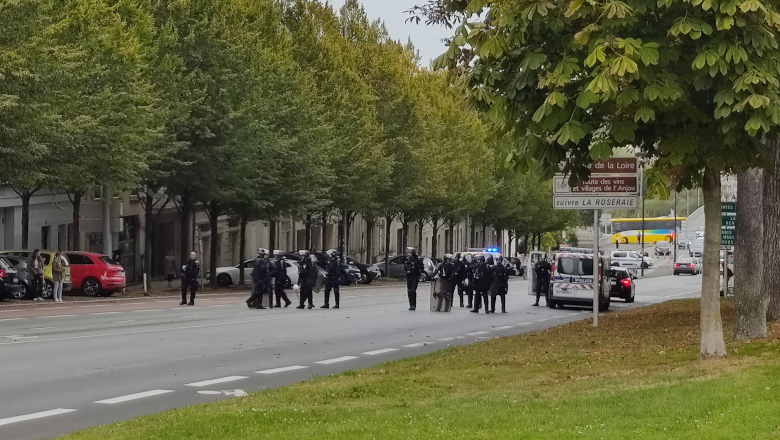 Policiers château - Manifestation austérité