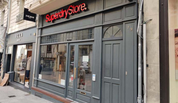 Le magasin Superdry de la rue Lenepveu a baissé le rideau