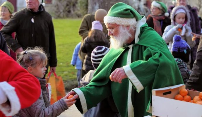 Les « Pères Noël verts » du Secours populaire mobilisés pour les fêtes de fin d’année