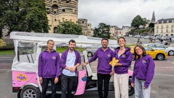 Avec leurs tuk-tuks, ils font découvrir Angers autrement