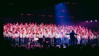 Une semaine chantante autour du répertoire de Michel Sardou va rassembler 1 000 choristes à Angers