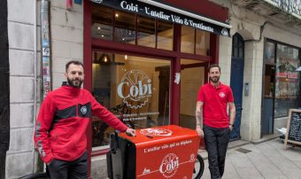 À Angers, deux frères proposent un service mobile de réparation de vélos