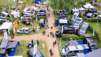 Un événement dédié à la vanlife et au voyage itinérant se tient près d’Angers ce week-end