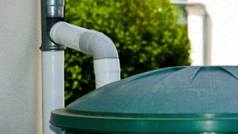 Angers Loire Métropole propose une aide pour acheter un récupérateur d’eau