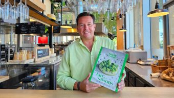 Le chef étoilé Pascal Favre d’Anne célèbre les légumes dans un livre accessible à tous