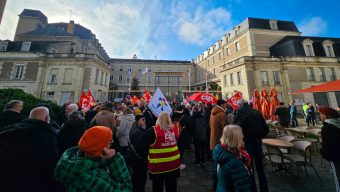 À Angers, une centaine de manifestants mobilisés contre l&rsquo;austérité et pour les salaires