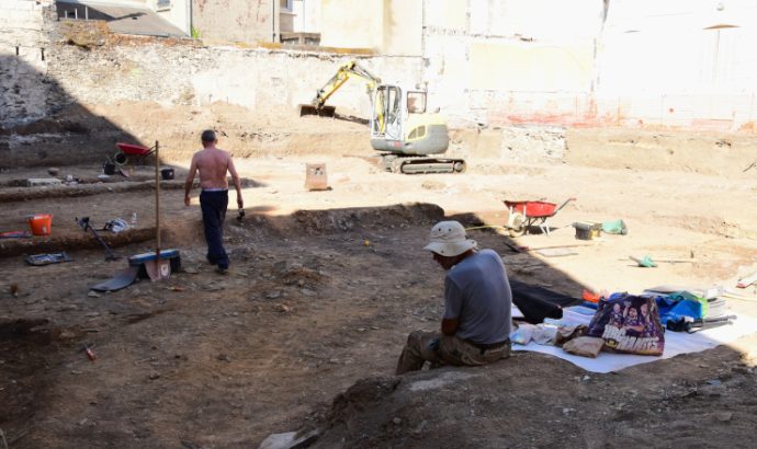 « Nous travaillons parfois sous 48 °C » : l’épuisement des ouvriers angevins face à la canicule